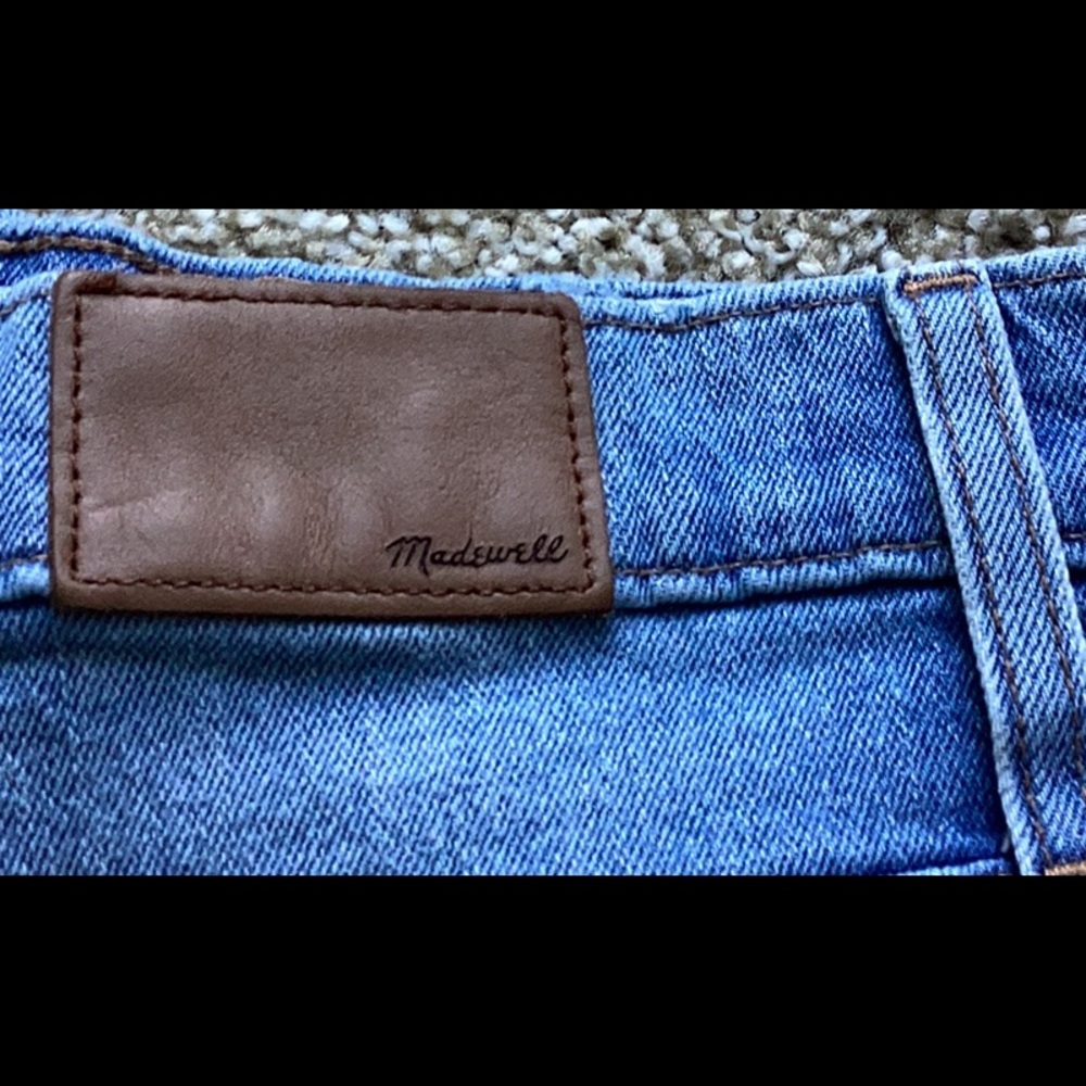 Madewell women’s Relaxed Jeans in Medium Blue Wash - Picture 10 of 11